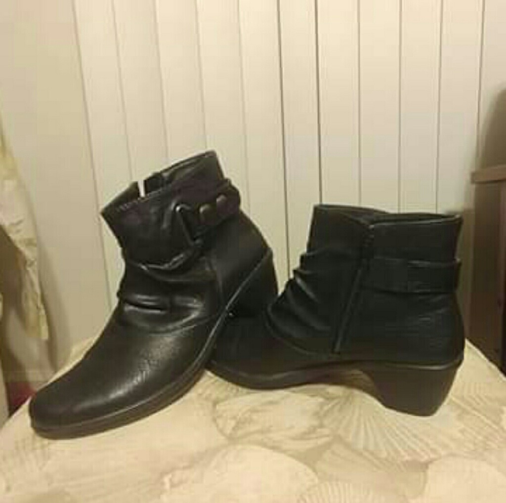 Sbicca Shiitak Ankle Boots